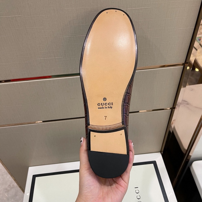 guc loafer