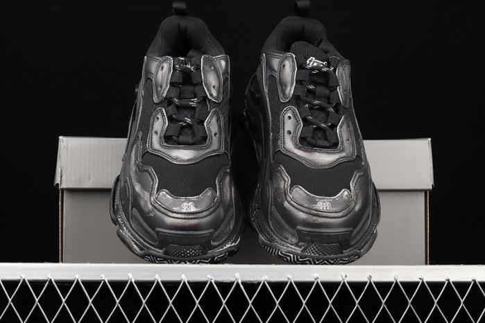 bl triple s trainers sneakers 082539