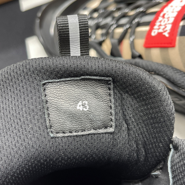 BUBERY SNEAKER