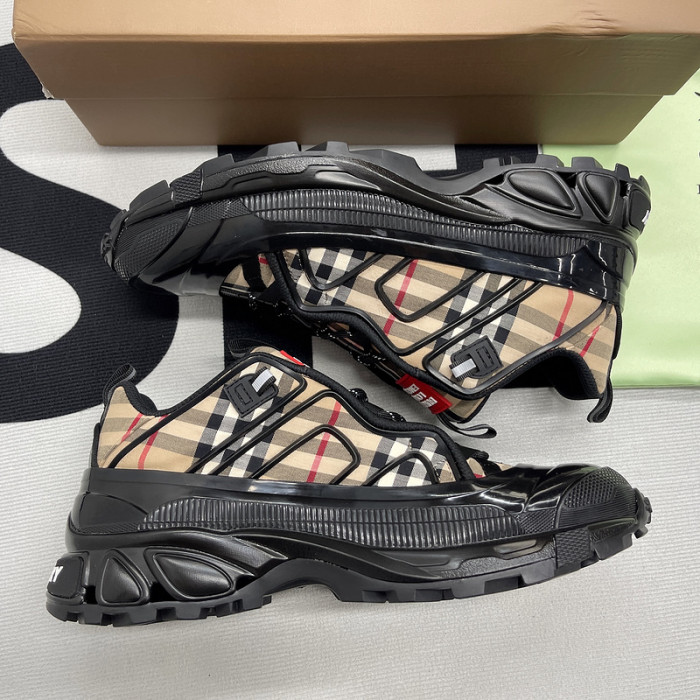 BUBERY SNEAKER