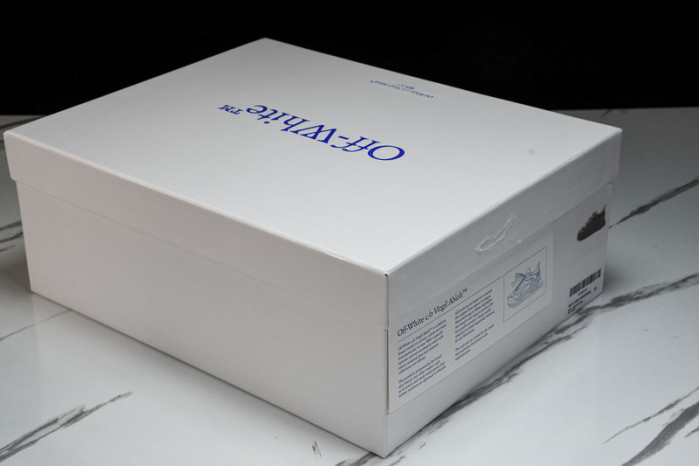 of sneakers ow-39