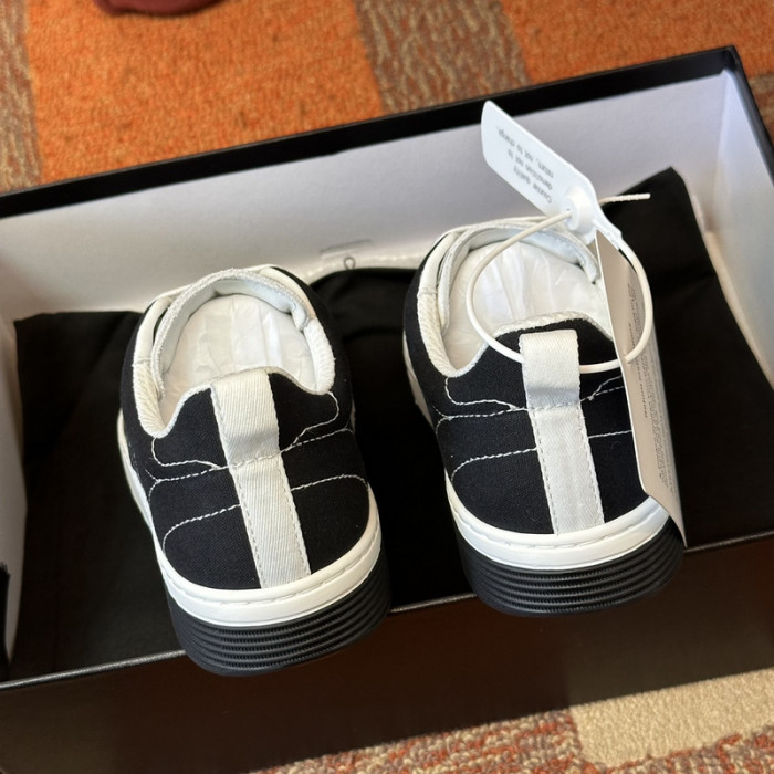 CN LOW TOP TRAINER CC SNEAKERS 21010925