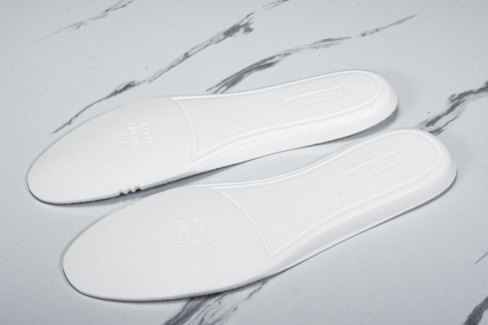 of sneakers ow-42
